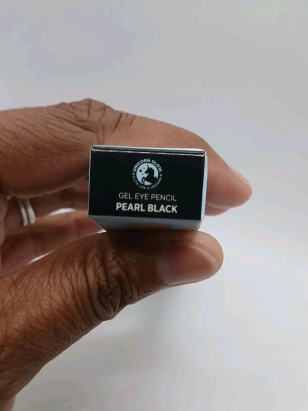 Unicorn Glow™ Gel Eye Pencil – Pearl Black